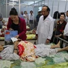 Chủ tịch Quốc hội Nguyễn Thị Kim Ngân chúc Tết và tặng quà các bệnh nhân tại Bệnh viện Đa khoa Trung tâm tỉnh Tiền Giang. (Ảnh : Minh Trí/TTXVN)