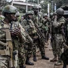 Lực lượng đặc nhiệm làm nhiệm vụ tại hiện trường vụ tấn công tại khu tổ hợp văn phòng - khách sạn ở Nairobi, Kenya, ngày 15/1/2019. (Ảnh: AFP/TTXVN)