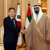 Bộ trưởng Quốc phòng Hàn Quốc Jeong Kyeong-doo (trái) và người đồng cấp Mohammed Ahmed Al-Bowardi. (Nguồn: Yonhap)