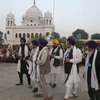Người hành hương tới viếng đền thờ Gurdwara Darbar Sahib. (Nguồn: Washington Post)