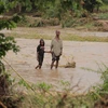 Cảnh ngập lụt do ảnh hưởng của bão Idai tại tỉnh Manicaland, Zimbabwe, ngày 17/3. (Ảnh:THX/TTXVN) 