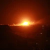 Khói lửa bốc lên sau các cuộc không kích của Israel xuống thành phố Gaza ngày 27/10/2018. (Ảnh: AFP/TTXVN) 
