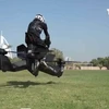 [Video] Cảnh sát Dubai tuần tra bằng môtô bay như phim hành động