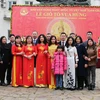 Đại diện 11 hội đồng hương các tỉnh tại Kharkov và các tổ chức hội đoàn tham dự Lễ Giỗ Tổ Hùng Vương. (Ảnh: Dương Trí/TTXVN) 