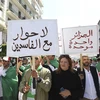Biểu tình chống chính phủ tại thủ đô Algiers, Algeria, ngày 26/4. (Ảnh: AFP/TTXVN)