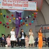 Các ca sỹ Việt Nam biểu diễn tại lễ khai mạc. (Ảnh: Bùi Hà - TTXVN)