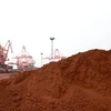 Đất hiếm chuẩn bị được đưa đi xuất khẩu tại Liên Vân Cảng ở tỉnh Giang Tô, Trung Quốc. (Ảnh: AFP/TTXVN)
