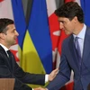 Thủ tướng Canada Justin Trudeau (phải) và Tổng thống Ukraine Volodymyr Zelensky tại cuộc họp báo chung ở Toronto ngày 2/7. (Nguồn: AFP)