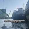 Tàu chở dầu của Nga (giữa), bị an ninh Ukraine bắt giữ tại cảng Izmail. (Nguồn: Reuters)