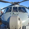 Trực thăng MH-60R của Mỹ trêu tàu khu trục USS Gravely ở Biển Bắc ngày 19/2/2019. (Ảnh: AFP/TTXVN)