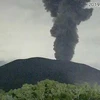 Núi lửa Asama tại miền Trung Nhật Bản phun trào ngày 7/8/2019. (Ảnh: AFP/TTXVN)