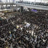 Biển người biểu tình trong Sân bay quốc tế Hong Kong. (Nguồn: Reuters)