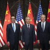 Bộ trưởng Tài chính Mỹ Steven Mnuchin, Phó Thủ tướng Trung Quốc Lưu Hạc và Đại diện Thương mại Mỹ Robert Lighthizer tại cuộc đàm phán thương mại ở Thượng Hải, Trung Quốc ngày 31/7/2019. (Ảnh: AFP/TTXVN)