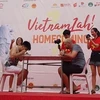 Thử thách ăn phở trong sự kiện Vietnam Lah!. (Nguồn: VNCJCU)