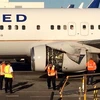 Phần che động cơ máy bay bị tróc ra khiến hành khách hoảng sợ. (Nguồn: NBC News)