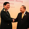 Bộ trưởng Quốc phòng Ngô Xuân Lịch hội đàm với Phó Thủ tướng, Bộ trưởng Quốc phòng Thái Lan Prawit Wongsuwan trong khuôn khổ Hội nghị Bộ trưởng Quốc phòng Hiệp hội các nước Đông Nam Á (ADMM) diễn ra tại Bangkok, Thái Lan ngày 10/7/2019. (Ảnh: Hữu Kiên/TTX