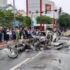 [Photo] Ôtô, xe máy cháy trơ khung sau vụ va chạm kinh hoàng