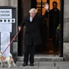 Thủ tướng Anh Boris Johnson tới một địa điểm bỏ phiếu ở London, Anh, ngày 12/12/2019. (Ảnh: AFP/TTXVN)