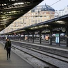 Cảnh vắng vẻ tại một nhà ga ở Paris, Pháp trong bối cảnh các nghiệp đoàn đình công, ngày 13/12/2019. (Ảnh: AFP/TTXVN)