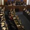 Các nghị sỹ biểu quyết thông qua dự luật tổ chức bầu cử tại phiên họp Quốc hội Bolivia ở La Paz ngày 23/11/2019. (Ảnh: AFP/TTXVN)