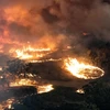 Các đám cháy rừng lan rộng tại bang Victoria, Australia. (Ảnh: AFP/TTXVN)