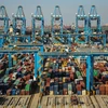 Cảng container hàng hóa ở Thanh Đảo, Trung Quốc. (Ảnh: AFP/TTXVN)