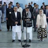 Tổng thống Afghanistan Ashraf Ghani (giữa) trong cuộc họp báo sau khi bỏ phiếu tại điểm bầu cử ở Kabul ngày 28/9/2020. (Ảnh: AFP/TTXVN)