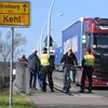 Cảnh sát Đức được triển khai tại tuyến đường ở Kehl, biên giới Đức-Pháp, ngày 16/3/2020. (Ảnh: AFP/TTXVN)