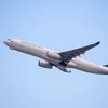 Máy bay của Hãng hàng không Cathay Pacific cất cánh từ sân bay quốc tế Hong Kong, Trung Quốc. Ảnh: AFP/ TTXVN 
