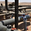 Đường ống dẫn dầu tại cơ sở lọc dầu Arak, cách thành phố Palmyra ở tỉnh Homs, Syria, 35km về phía đông bắc. (Ảnh: AFP/TTXVN)