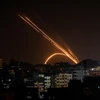 Tên lửa phóng từ Dải Gaza hướng vào lãnh thổ Israel ngày 13/11/2019. (Ảnh: AFP/TTXVN)