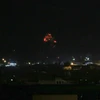 Khói lửa bốc lên sau một vụ không kích của quân đội Israel xuống thành phố Rafah ở Dải Gaza ngày 18/8/2020. (Ảnh: AFP/TTXVN)