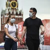Người dân đeo khẩu trang phòng dịch COVID-19 tại Moskva, Nga ngày 15/6/2020. (Ảnh: AFP/TTXVN)