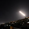 Hệ thống phòng không Syria đánh chặn các tên lửa của Israel tại thủ đô Damascus ngày 20/7/2020. (Ảnh: THX/TTXVN)