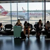 Hành khách chờ chuyến bay tại sân bay quốc tế Vienna, Áo, ngày 11/9/2020. (Ảnh: THX/TTXVN)