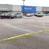 Cảnh sát phong tỏa hiện trường vụ nổ súng tại siêu thị Walmart ở bang Arkansas, Mỹ, ngày 10/2/2020. (Ảnh: AP/TTXVN)