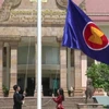 Lễ thượng cờ ASEAN tại Bộ Ngoại giao và Hợp tác quốc tế Campuchia. (Nguồn: TTXVN)