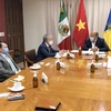 Toàn cảnh cuộc gặp giữa Đại sứ Nguyễn Hoài Dương và Thống đốc Enrique Alfaro Ramírez. (Ảnh: Việt Hùng/Vietnam+)