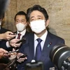 Cựu Thủ tướng Nhật Bản Abe Shinzo phát biểu với báo giới tại thủ đô Tokyo ngày 24/11/2020. (Ảnh: Kyodo/TTXVN)
