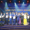 Đại diện các doanh nghiệp nhận Giải thưởng Thương hiệu vàng Tp. Hồ Chí Minh trong lĩnh vực công nghiệp. (Ảnh: Mỹ Phương/TTXVN)