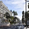 Đại lộ La Croisette tại Cannes không một bóng người vào tháng 10/2020. (Ảnh: Getty Images)