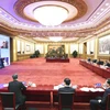 Chủ tịch Trung Quốc Tập Cận Bình (giữa, bên phải) trong cuộc họp trực tuyến hoàn tất đàm phán về Hiệp định Đầu tư toàn diện EU- Trung Quốc với các quan chức Liên minh châu Âu (EU), ngày 30/12/2020. (Ảnh: THX/TTXVN)