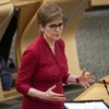 Thủ hiến Scotland Nicola Sturgeon phát biểu tại phiên họp Quốc hội ở Holyrood, Edinburgh ngày 26/11/2020. (Ảnh: AFP/TTXVN)