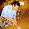 Các nhà khảo cổ thám sát hang động Loong Cha, huyện Chiêm Hóa. (Nguồn:nhandan.vn)