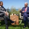 Tổng thống Mỹ Joe Biden và và người đồng cấp Pháp Emmanuel Macron tham dự cuộc họp song phương bên lệ Hội nghị thượng đỉnh G7 ở Vịnh Carbis, Cornwall. (Nguồn: Reuters)