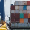 Các container đang được chuyển tại cảng Cartagena, Colombia. (Nguồn: unctad.org)
