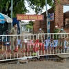 Một con hẻm trên đường Trần Phú, thị trấn Phước Dân, Ninh Thuận bị phong tỏa. (Ảnh: Công Thử/TTXVN)