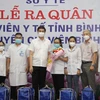Lãnh đạo tỉnh Bình Định tiễn 2 đoàn công tác tỉnh Bình Định tham gia chống dịch tại Thành phố Hồ Chí Minh và Bình Dương. (Ảnh: TTXVN phát)