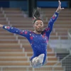 Vận động viên thể dục dụng cụ Simone Biles thi đấu ở nội dung xà lệch tại Olympic Tokyo 2020 ngày 25/7/2020. (Ảnh: THX/TTXVN)