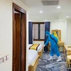 Hệ thống phòng khách sạn cách ly tại TP Hồ Chí Minh được khử khuẩn an toàn theo đúng quy định. (Nguồn: vietnambooking.com)